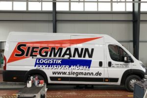 Geyer Folientechnik: Werbefolierung, Firmen, Einzelunternehmen, GmbH, Werbung, Beschriftung, Marketing, Hinweis, Kontakt, Individuelle Folierung, Aufmerksamkeit, Digitaldruck